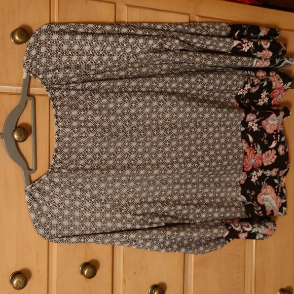 Style & Co V-Neck peasant top, size XL - Picture 2 of 3